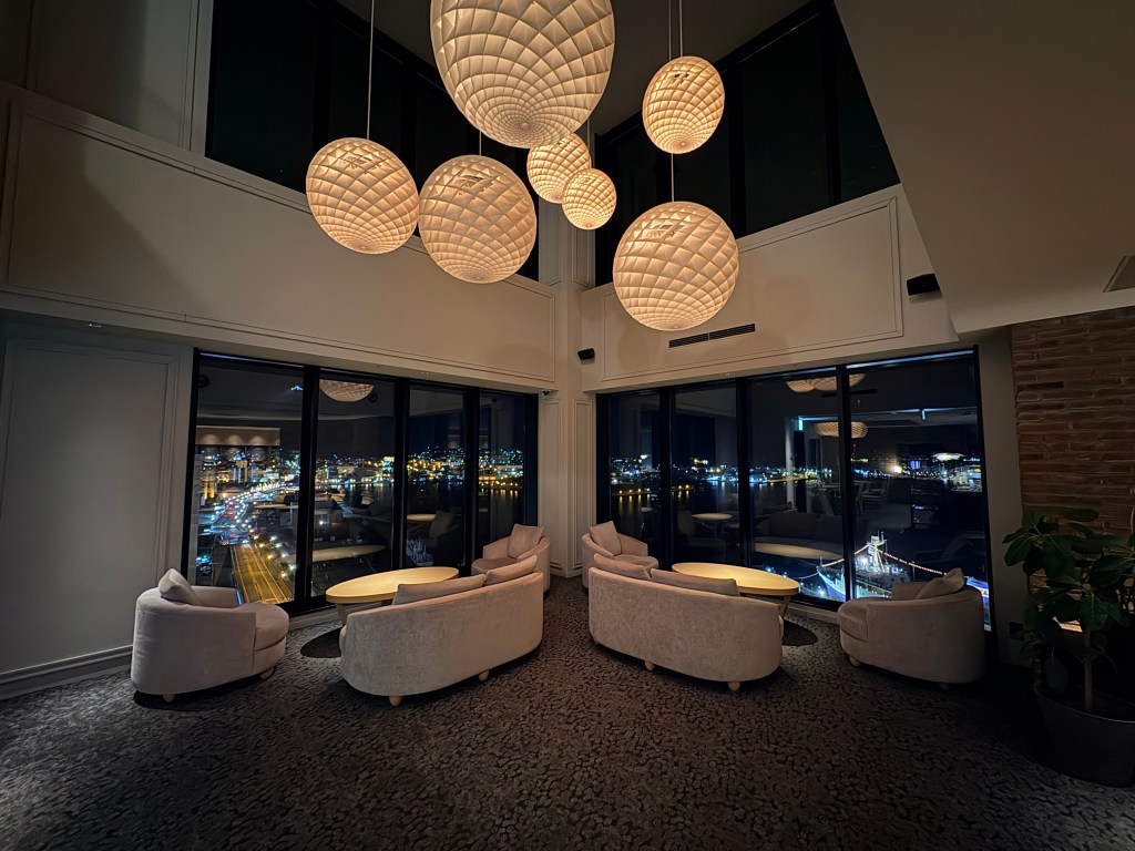 Relaxing ambiance for a post-onsen drink.